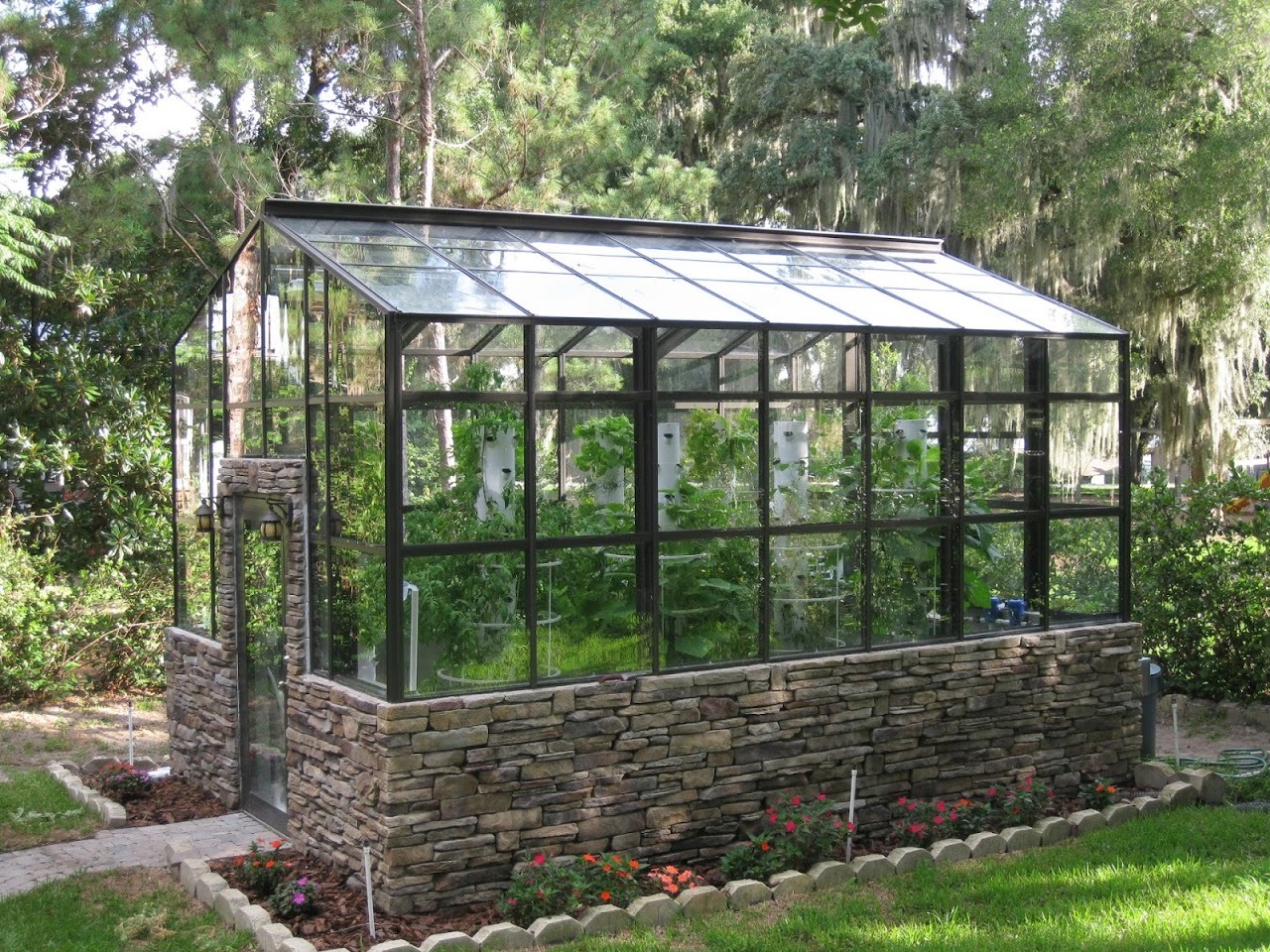 imgi_10_smallurbangreenhouse-1